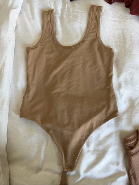 nuuds Tops - nuuds Women's Scoop Neck Bodysuit in Tan